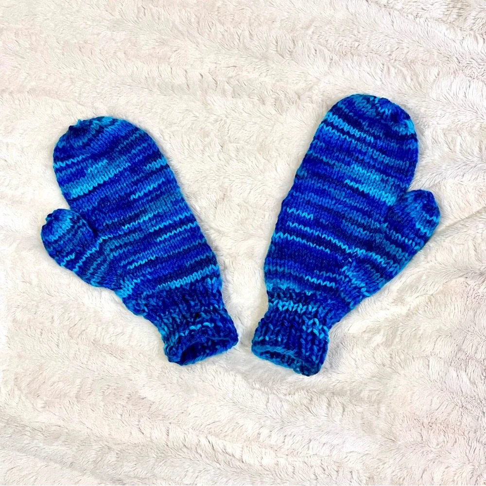 🆕 Hand Knit Handmade Tonal Blue Unisex Soft Knit Winter Mittens Gloves
